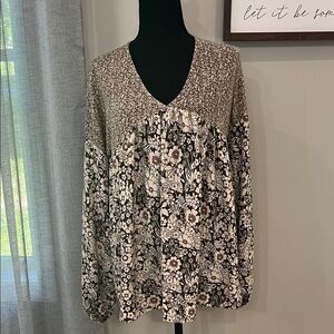 White Birch Black and Cream Floral Blouse